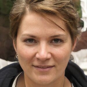 Ανδρονίκη Μανωλάκη - Συγγραφέας